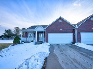 6353 Kings Ct, Flushing, MI 48433