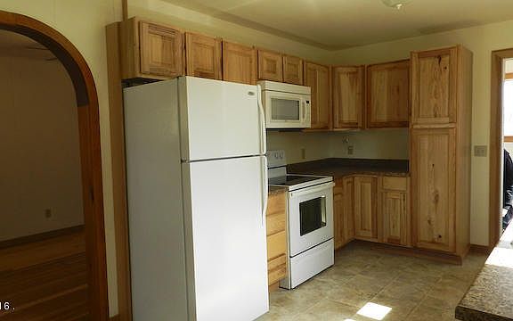 5th image of 326 N Ferry St