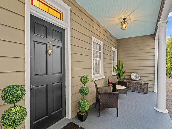 3rd image of 6 Ashe St