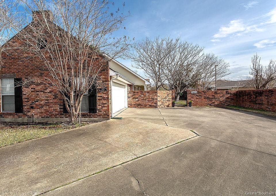 1st image of 2421 E Peace Dr
