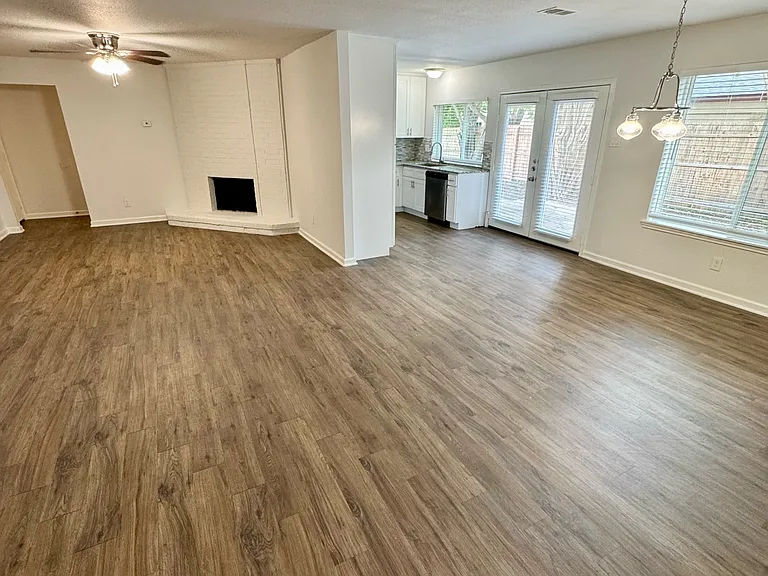 3003 Lemmontree Ln — Photo 2