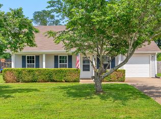 1033 Waterford Cir, Clarksville, TN 37040