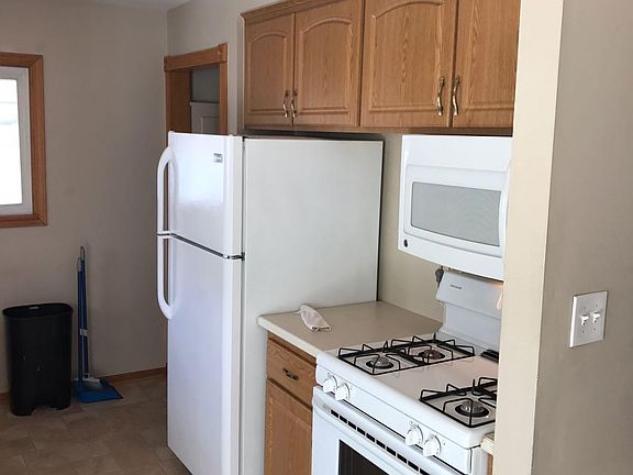 4th image of 32527 Avondale St
