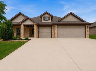 3205 Greenway Dr, Burleson, TX 76028