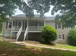 18 Fairfield Dr, Cartersville, GA 30120