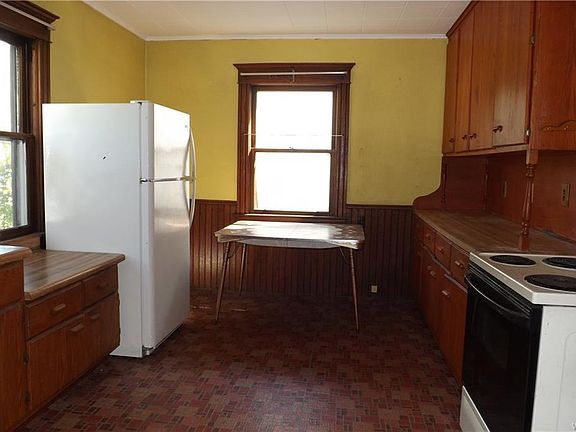 3rd image of 163 E Felton St