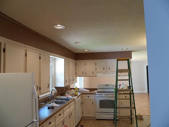 5th image of 1704 Melrose Dr