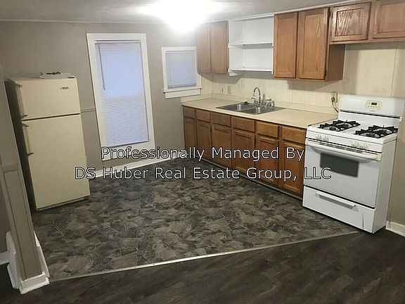 3rd image of 832 1/2 E Genesee St