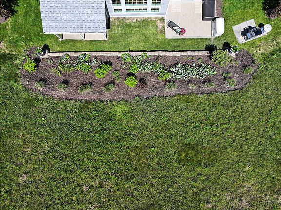 5th image of 252 Estates Dr