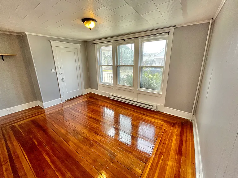 142 Paine St #1 — Photo 15