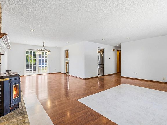4th image of 1725 W 14th Ave