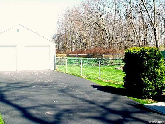 3rd image of 1323 95th St