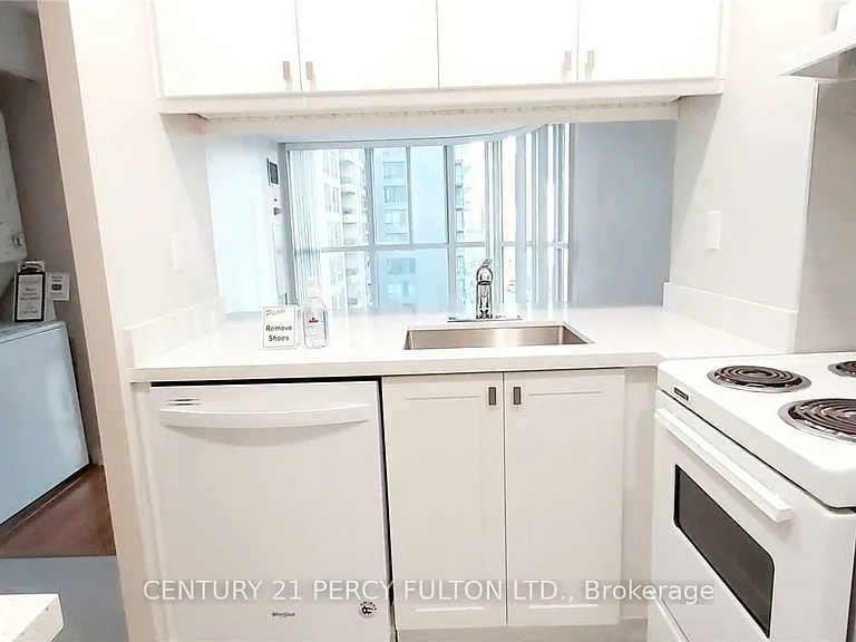 736 Bay St #1512 — Photo 5