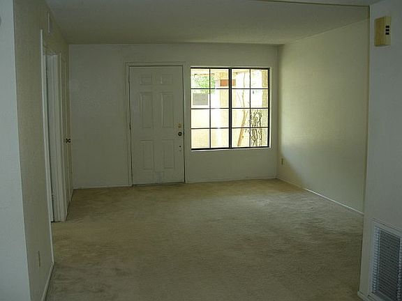 3rd image of 925 N COLLEGE Avenue #102