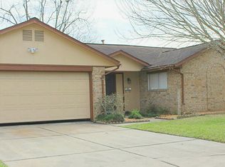 2813 Livingston Dr, Pearland, TX 77584