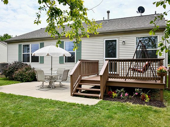 3rd image of 264 Springwood Ln