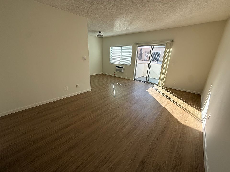 1st image of 7530 Lexington Ave