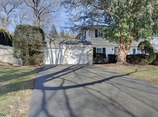 29 Winthrop Ct, Tenafly, NJ 07670