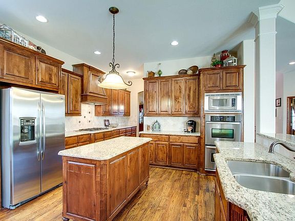 4th image of 814 Stony Passage Ln