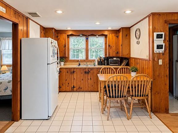 3rd image of 11 Lawrence Road