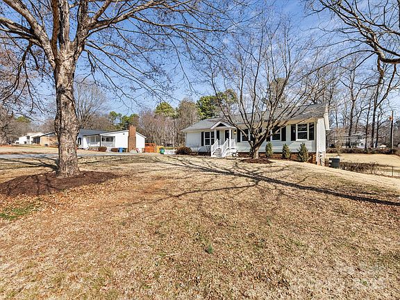 2nd image of 7440 Apple Creek Dr