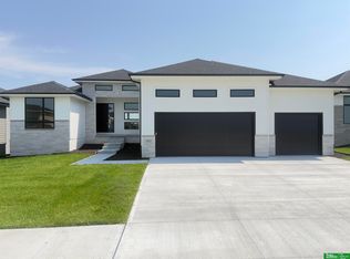 5811 N 197th St, Elkhorn, NE 68022