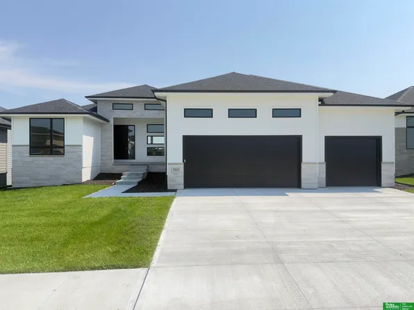 5811 N 197th St, Elkhorn, NE 68022