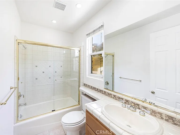 12 San Remo — Photo 42