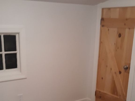 5th image of 737-1?2 Garfield Ave