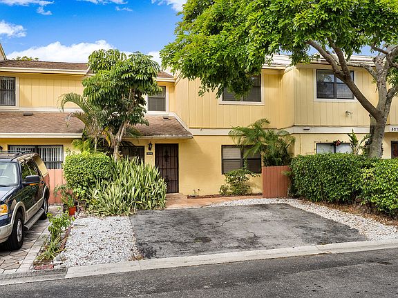4th image of 5273 Tennis Ln