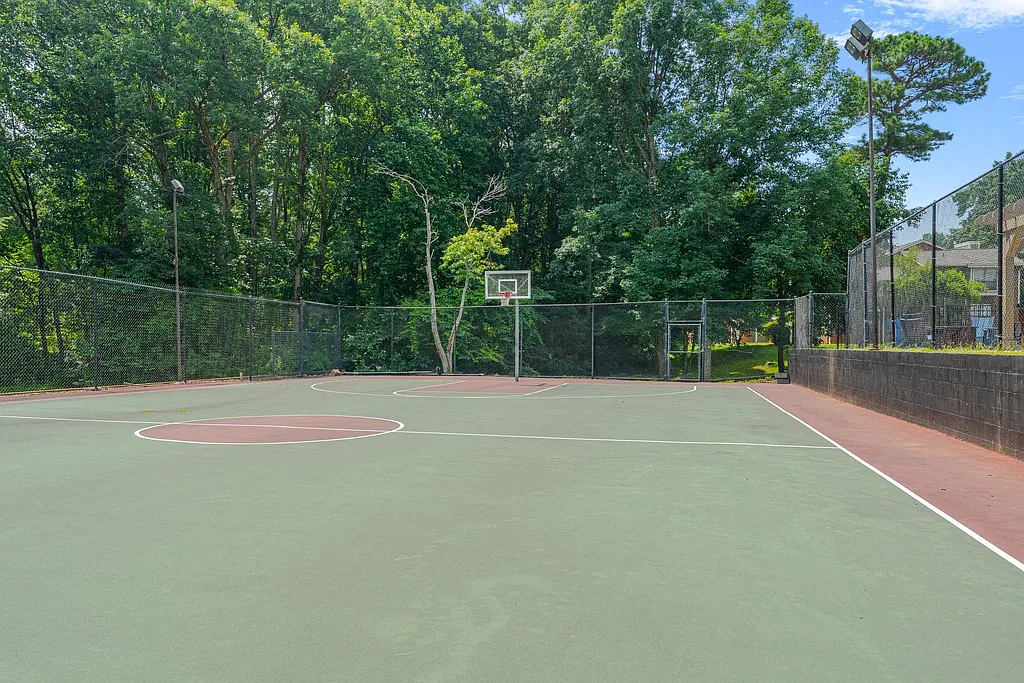 The Retreat at Lake Johnson Apartments — Photo 3