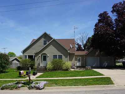 304 9th St, Aplington, IA, 50604