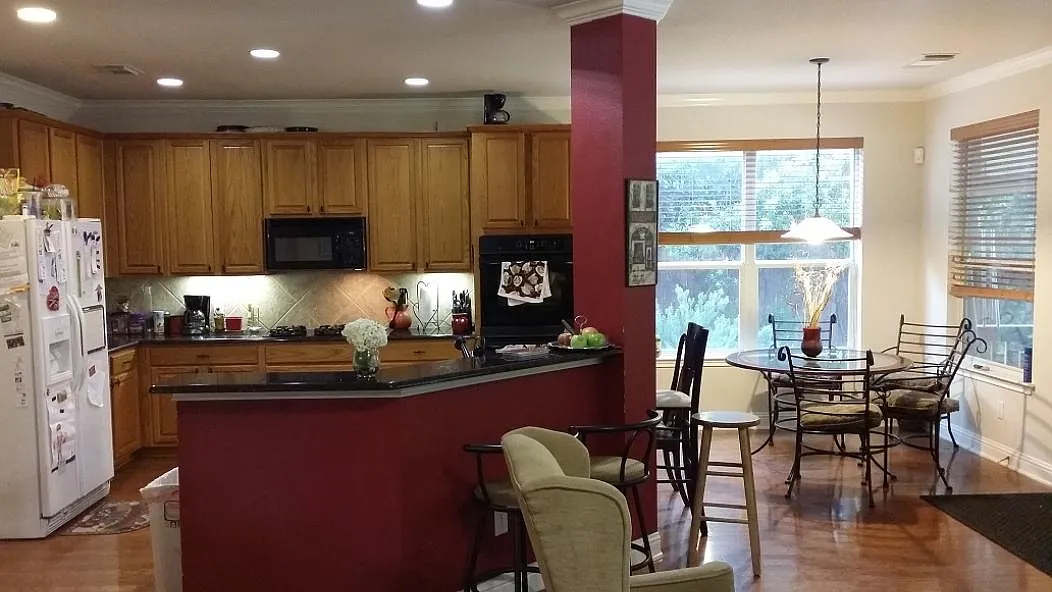 403 Darkwoods Dr — Photo 2