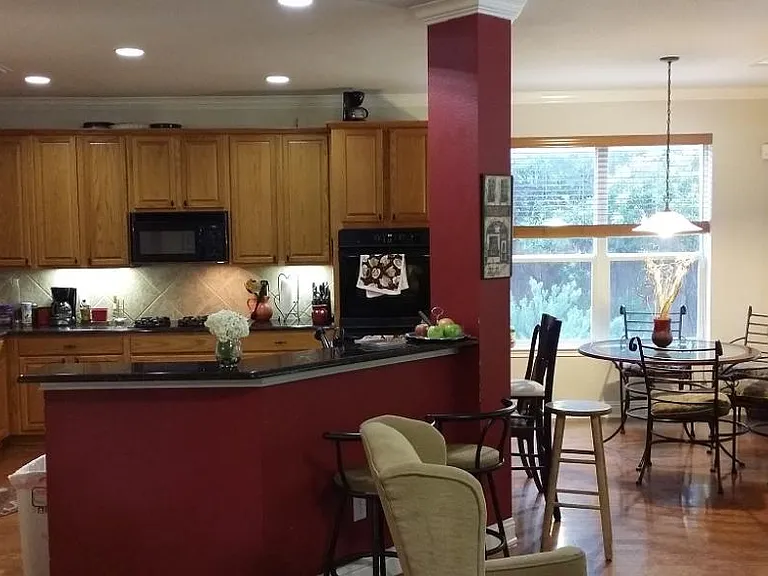 403 Darkwoods Dr — Photo 2