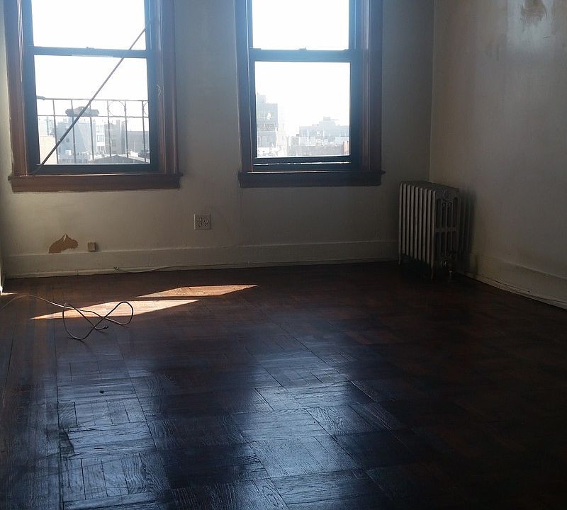 2nd image of 400 Lincoln Pl APT 5A