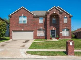 307 Creek Point Ln, Arlington, TX 76002