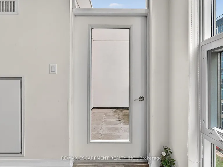 10 Concord Pl #516 — Photo 18