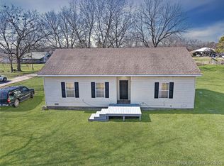 41 S Otis Ave, Dustin, OK 74839