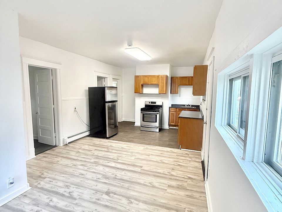 1st image of 374 3rd Ave APT 1R