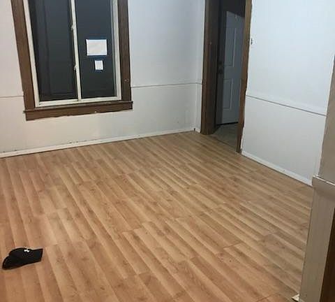 3rd image of 312 8th Ave N