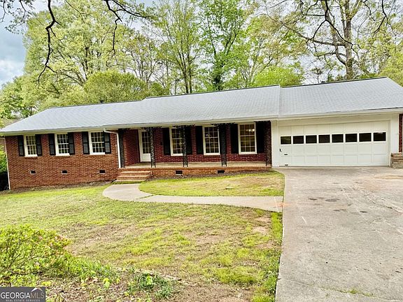 2nd image of 527 Rimrock Trl