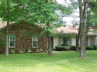 218 Park View Dr, Louisville, KY 40245