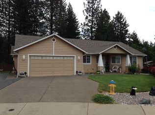 126 Sanger Ln, Cave Junction, OR 97523