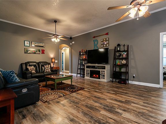 3rd image of 504 College St