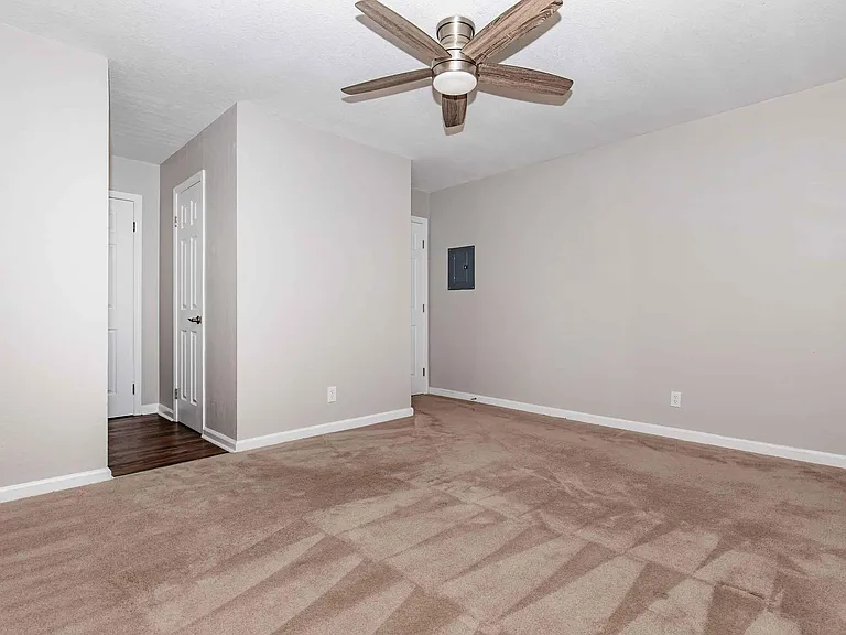 4401 Central Ave — Photo 113