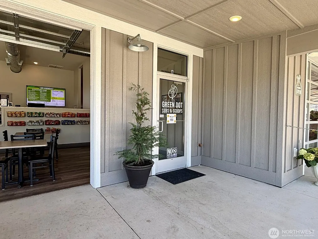 10 Wapato Point Parkway - 10.A — Photo 2