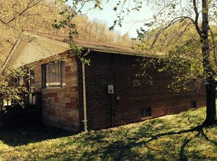 28 Drew Village Rd, Elkhorn City, KY 41522