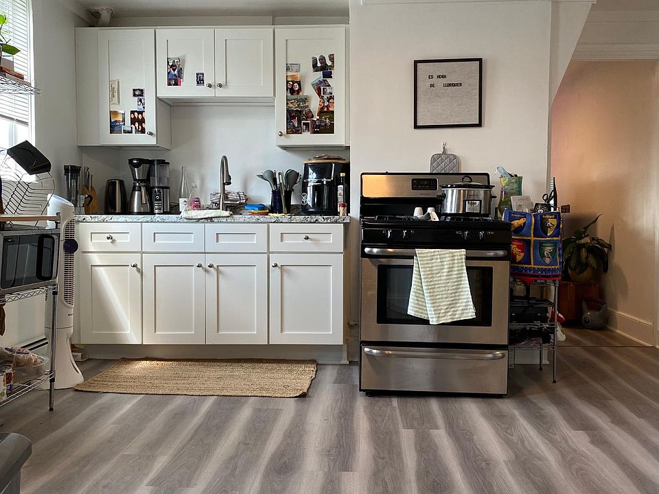 Eat-In Kitchen