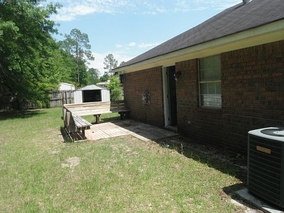 3rd image of 142 Pamela Dr