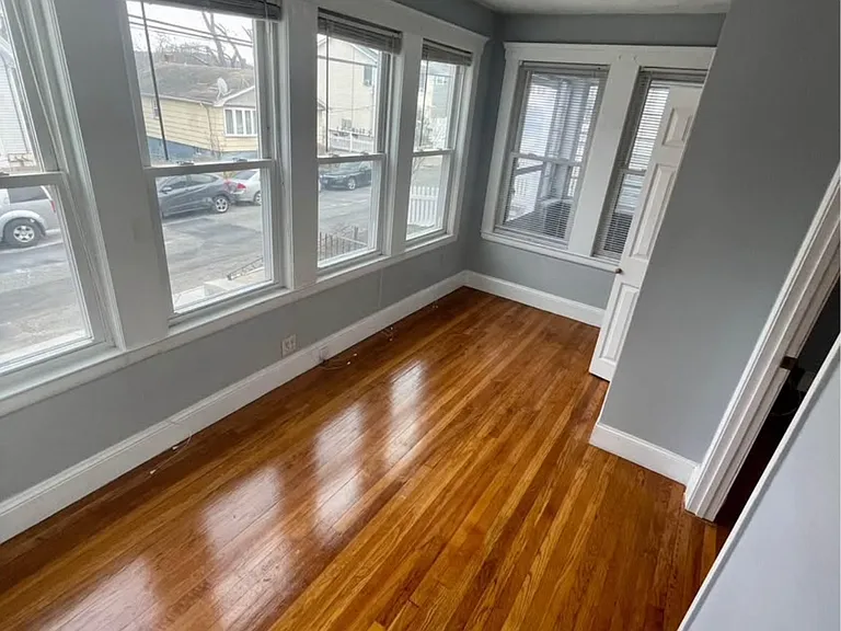29 Charles St #2 — Photo 2
